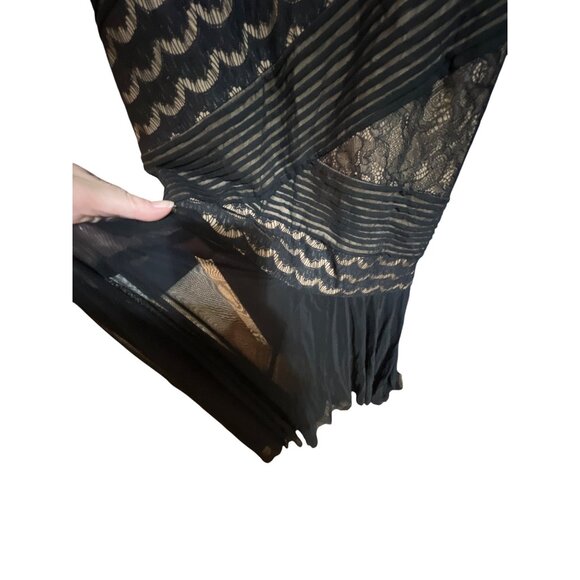 Tadashi Shoji Black Lace & Striped Floor Length Dress Size 6 - Picture 4 of 7